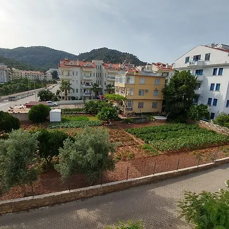 Ξενοδοχείο με διαμερίσματα Blue Paradise Apart 3*