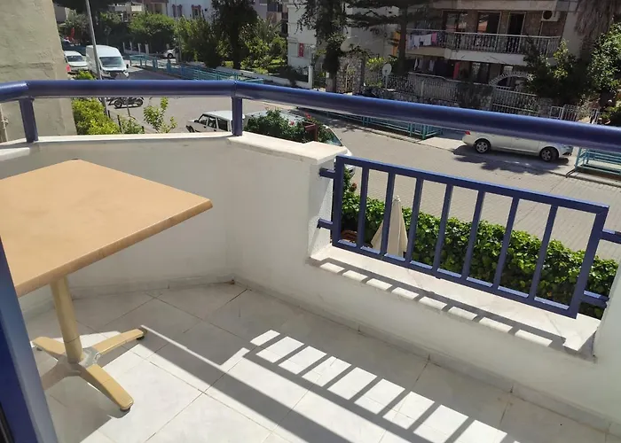 Blue Paradise Apart 3* 말마리스