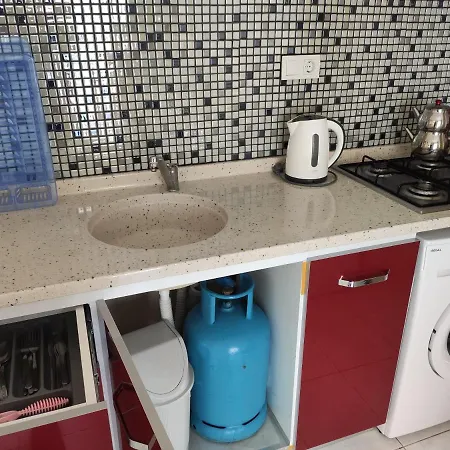 蓝色天堂阿帕特酒店 3*